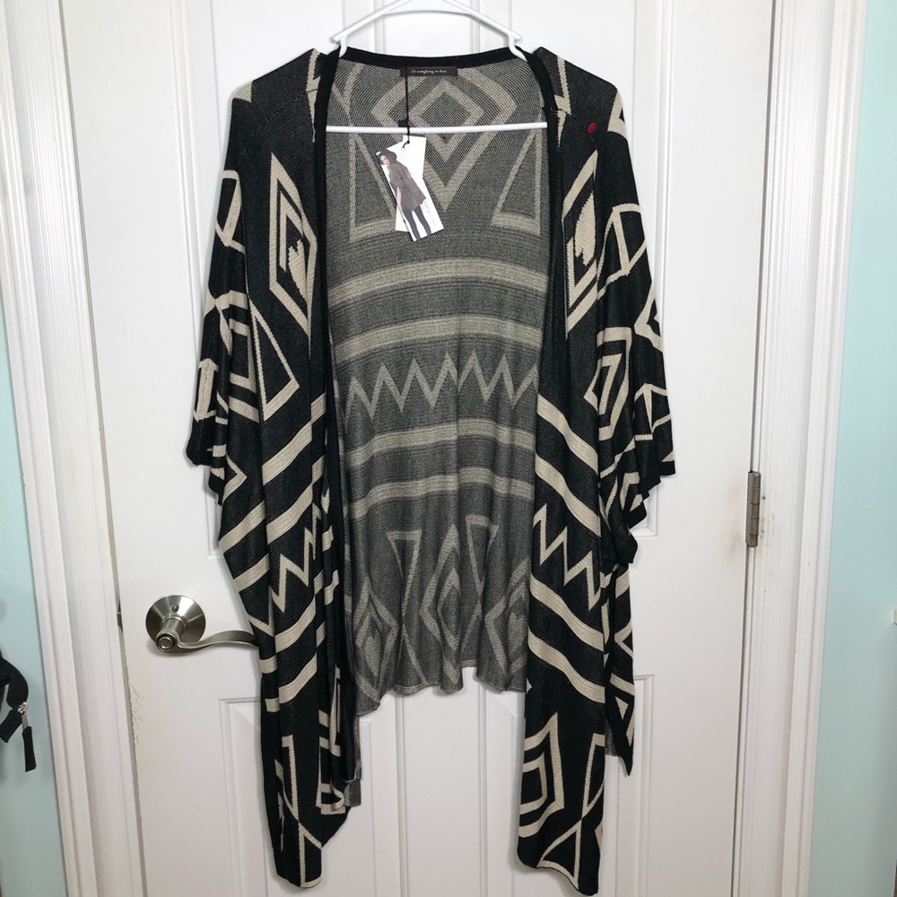 ‘Do Everything in Love’ Brand Black Kimono